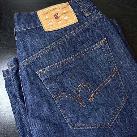 Vintage Rocawear Denim Jean Shorts Mens 32 Fit 35 Baggy Hip Hop Skater Jorts Y2K - Picture 1 of 6